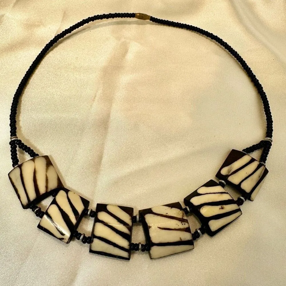 African batik bone necklace - Image 8