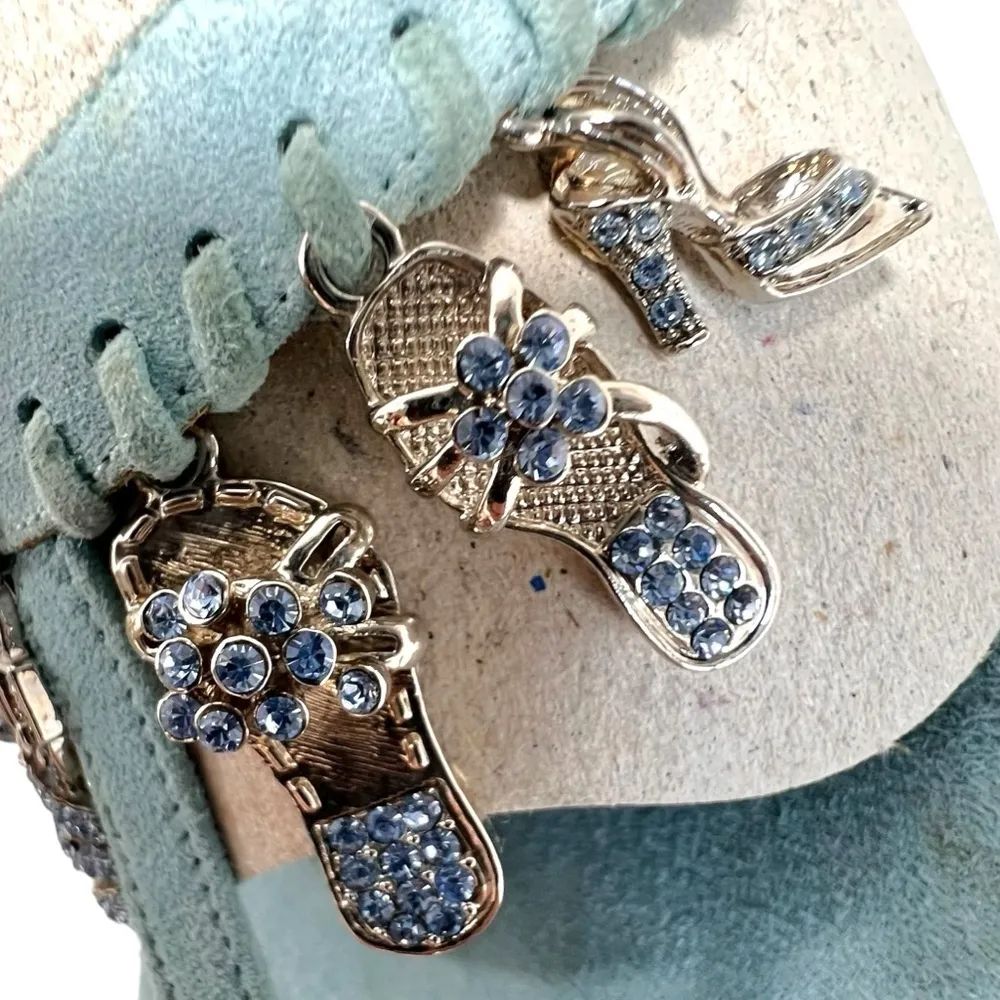 Stuart Weitzman shoe charm trimmed light blue suede sandals - Image 7