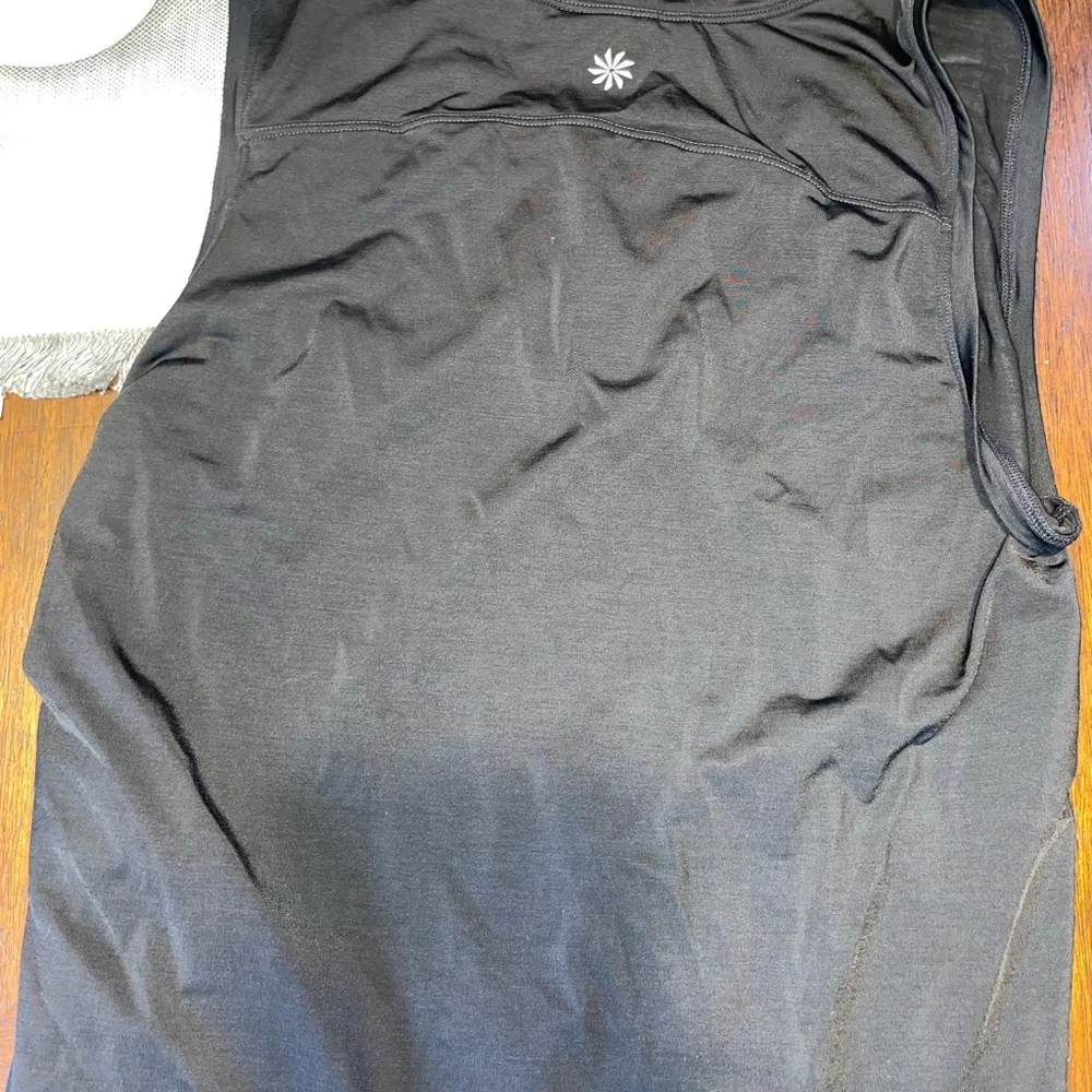 womans size large black athleta brand tank top with cinch side - Image 4