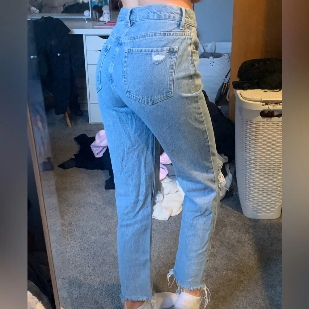 Pacsun High Rise Distressed Jeans - Image 5