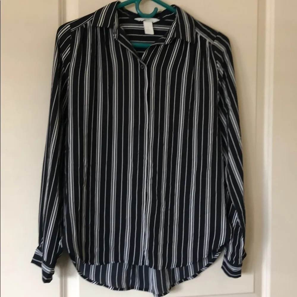 H&M Black & White Striped Buttoned Blouse‎ Sz 2 - Image 2