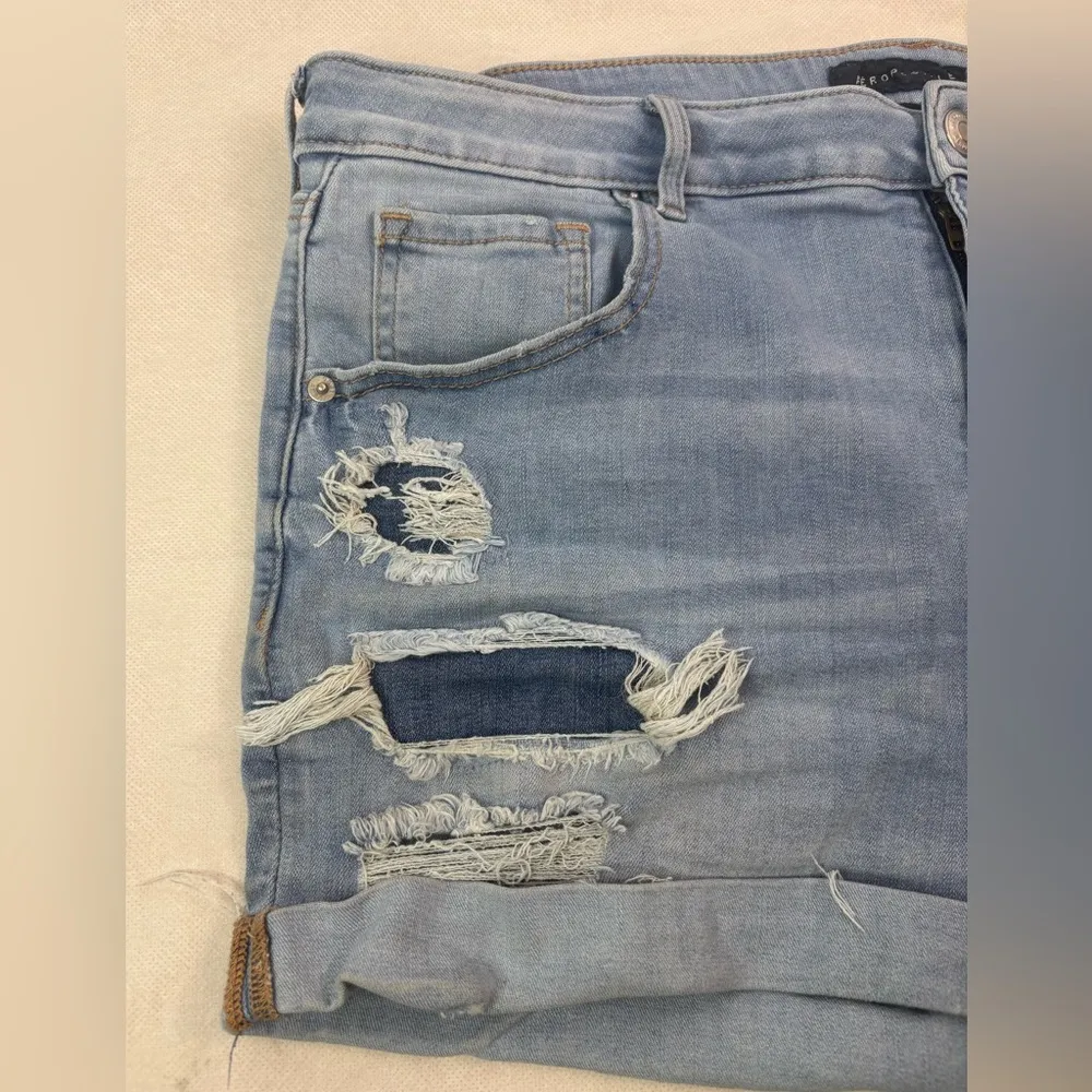 Aeropostale 16 High Rise Midi Distressed Light Wash Blue Jean Shorts Cuffed - Image 3
