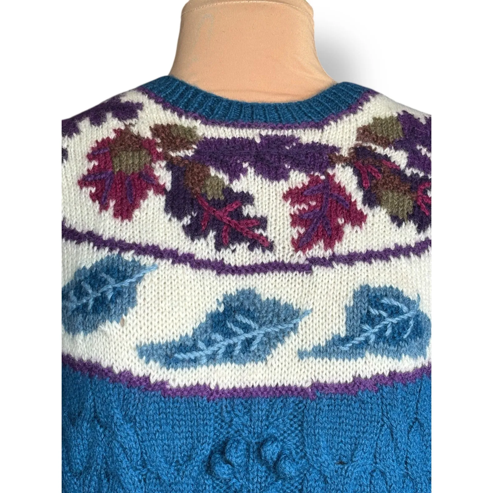 Vintage Northern Isles Hand Knit Chunky Wool Autumn Leaf Yoke Sweater Blue Fall Black Size L - Image 2