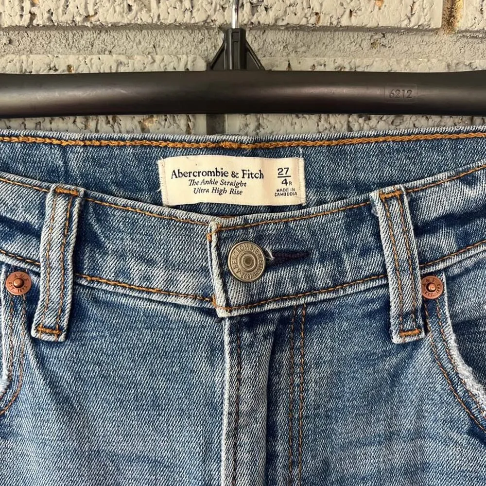 Abercrombie & Fitch Curve Love Ultra HR Ankle Straight Jeans Size 27 / 4R - Image 3