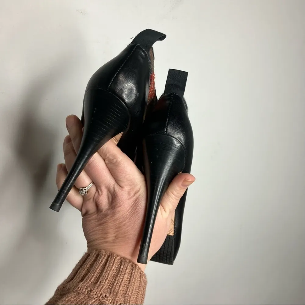 L.A.M.B. Plaid & leather Essex heels‎ size 6 - Image 5