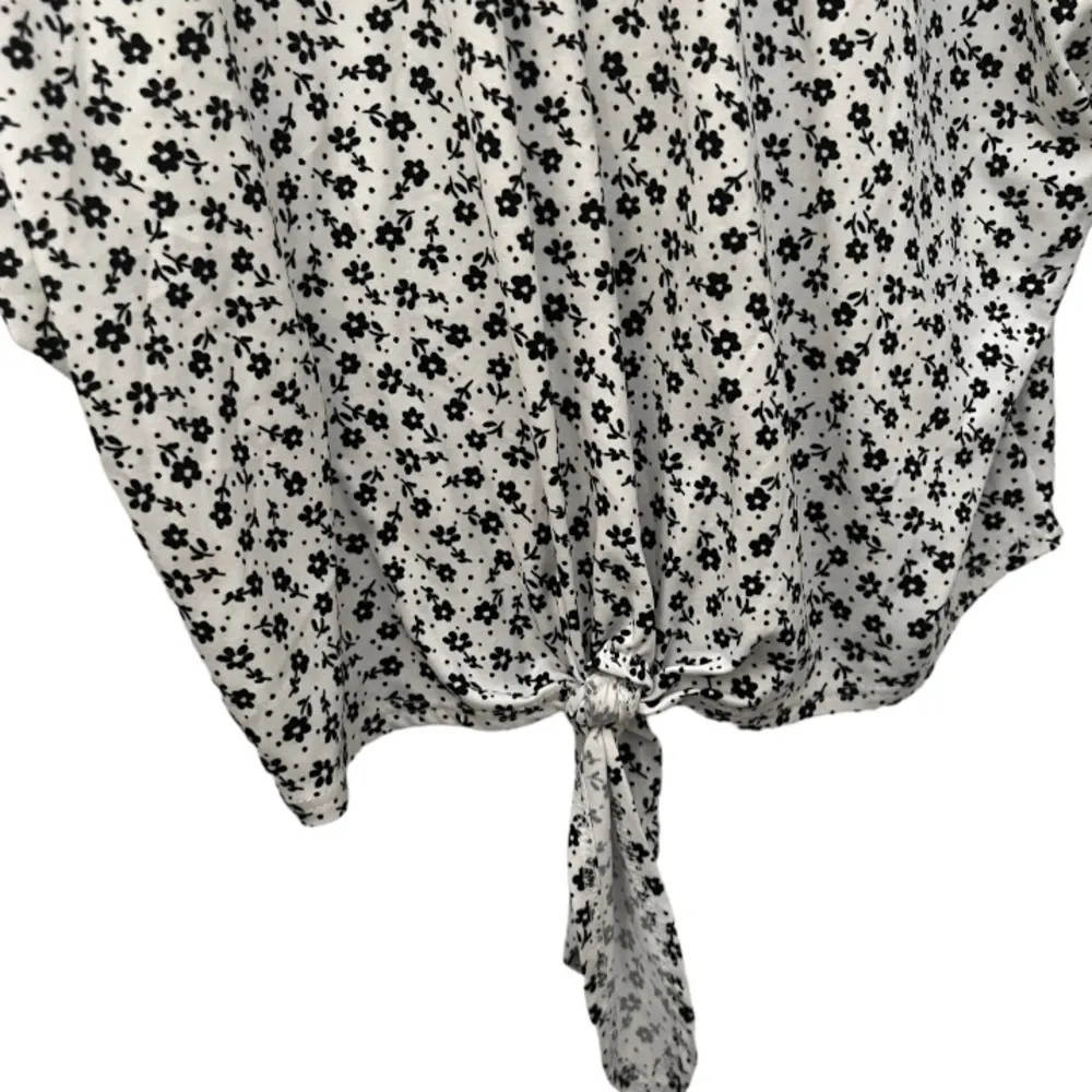 IZ Byer - Long‎ Sleeve Tie Top - Image 3