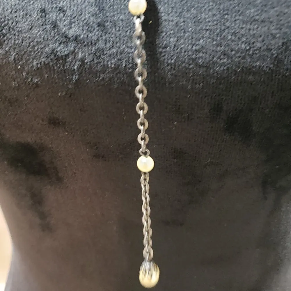 Womens Silver Tone Flower and GRAS Pearls Charm Necklace - Image 4