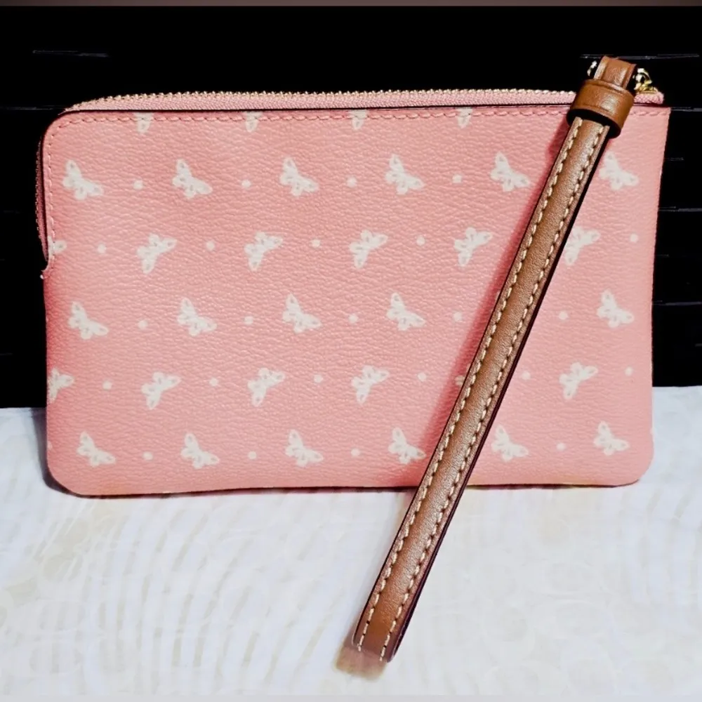 NWOT Coach Pink Blush Chalk Butterfly Polka Dots Wristlet Bag Butterflies Pink - Image 3