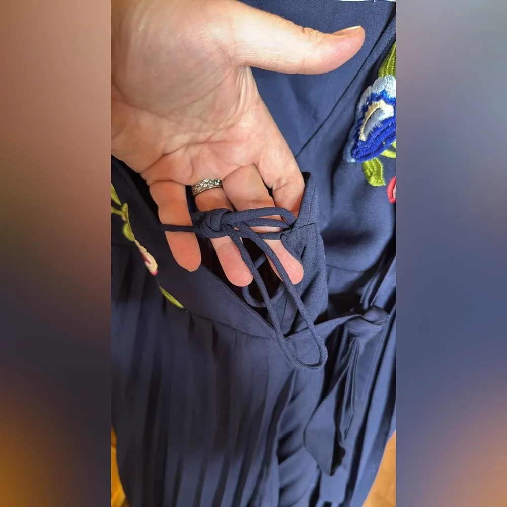 NWOT ASOS Navy Blue Floral Embroidered Pleated Wrap Dress Size 4P - Image 11