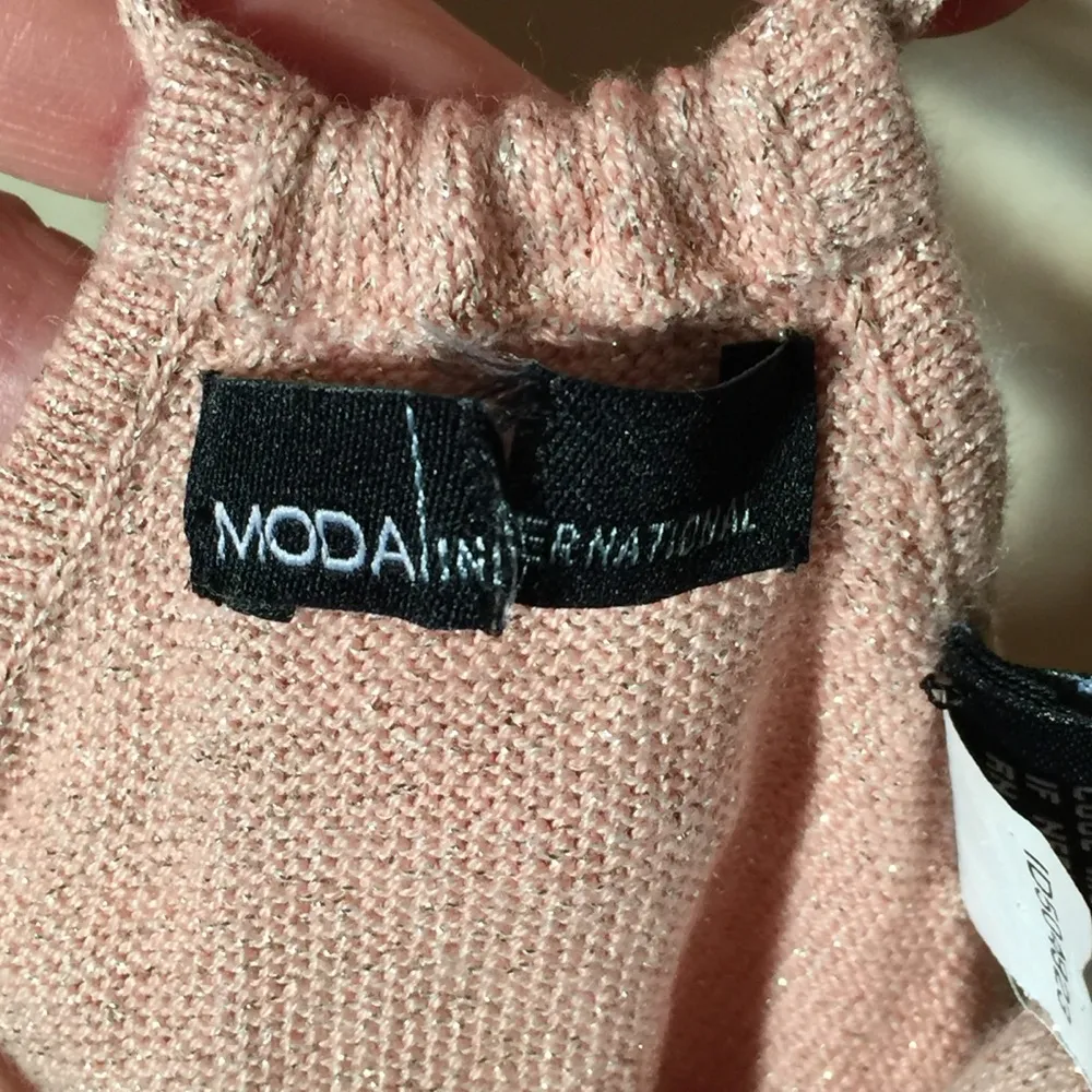 Moda International Pink Sparkling Top M - Image 5