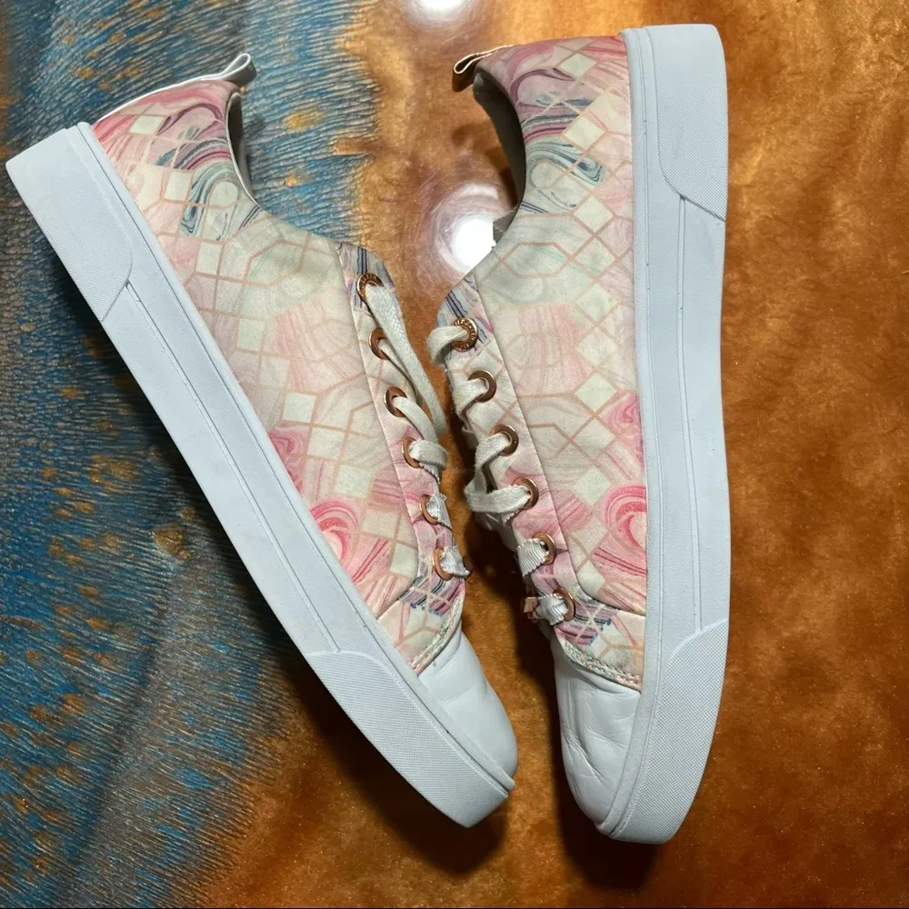 Ted Baker London Ahfira Watercolor Shimmery Pink Sneakers size 10 - Image 3