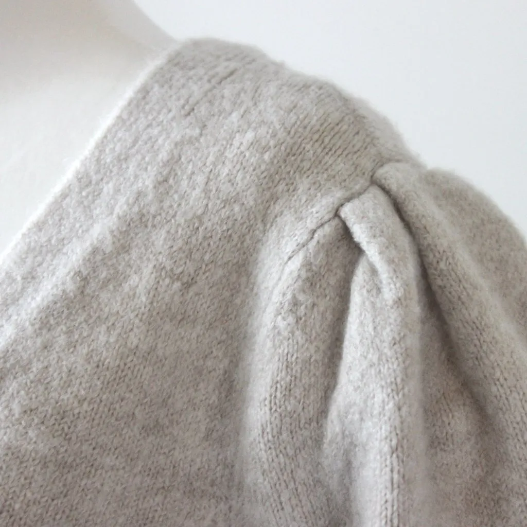 Versona Cream V-Neck Cozy Classy Short-Sleeve Button Cardigan Sweater Small - Image 5