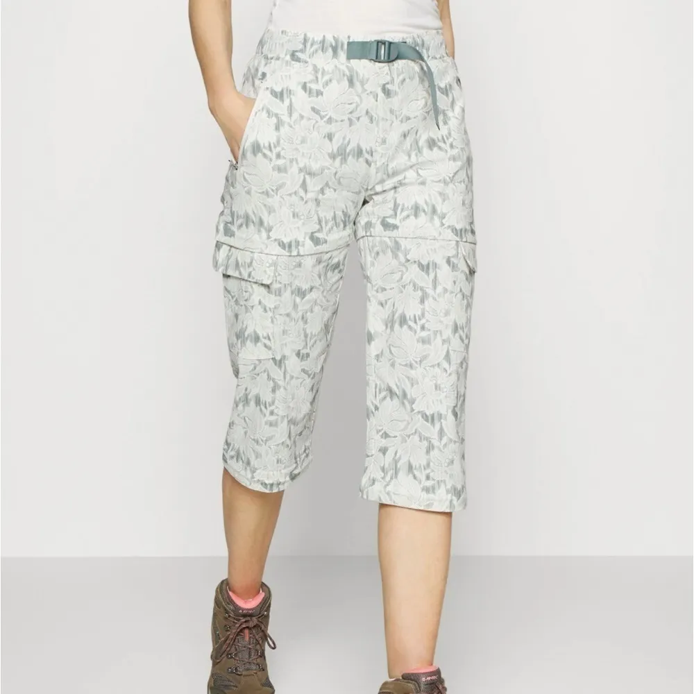 Athleta Trekkie Convertible Hike Pant Ethereal‎ Bloom Magnolia White 22 - Image 5