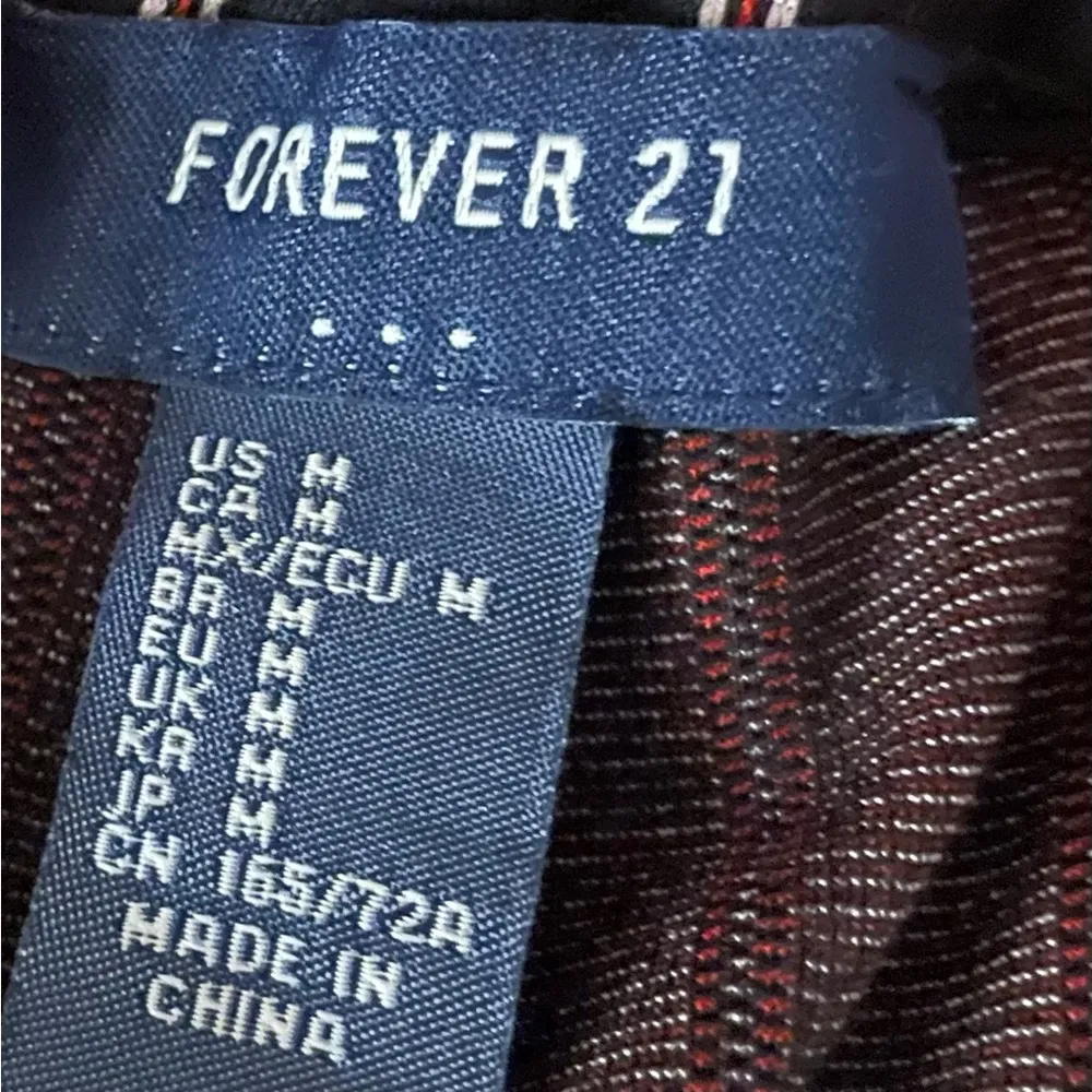 Forever 21 F21 Black & Red/White Pinstriped Fitted Cuffed Shorts - M - Image 11