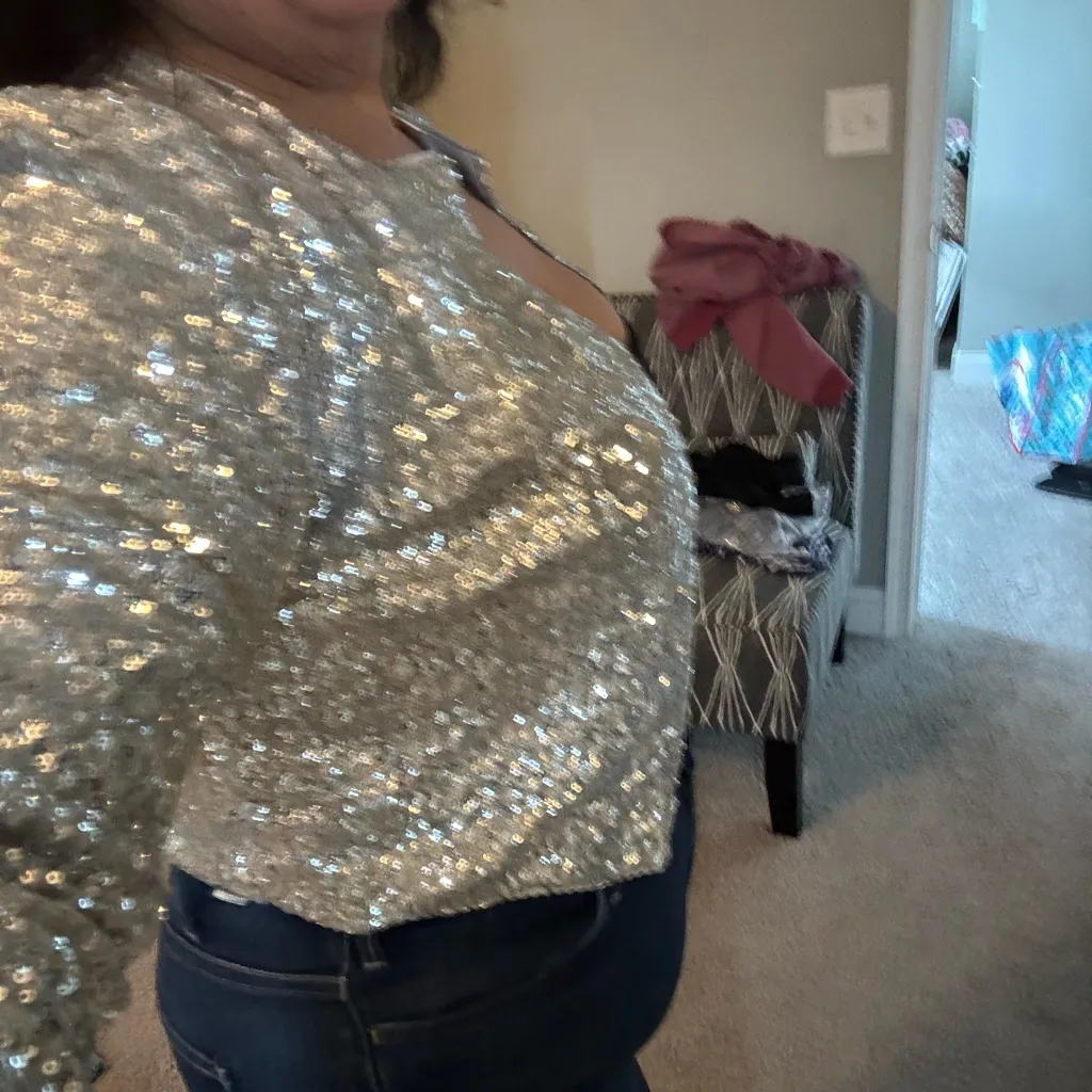 Good American Shiny Silver Sequin Top - Image 16