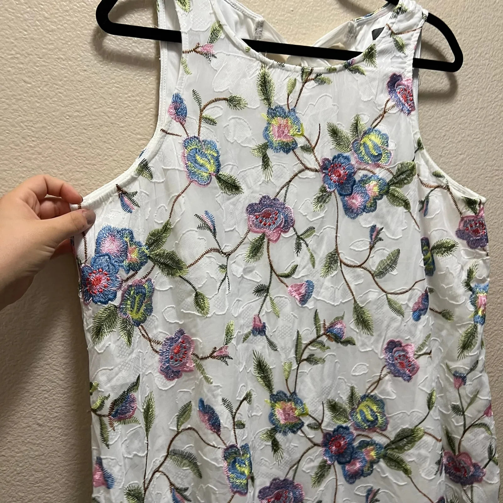 ECI Mini Dress White Multicolor Embroidered Floral Flare Sleeveless Back Zip L - Image 4