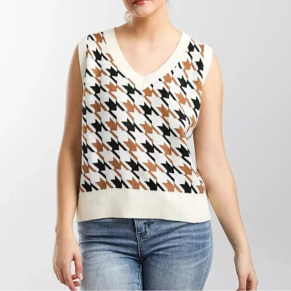 Buckle Timing Houndstooth Sweater Vest Women’s Medium - Image 9
