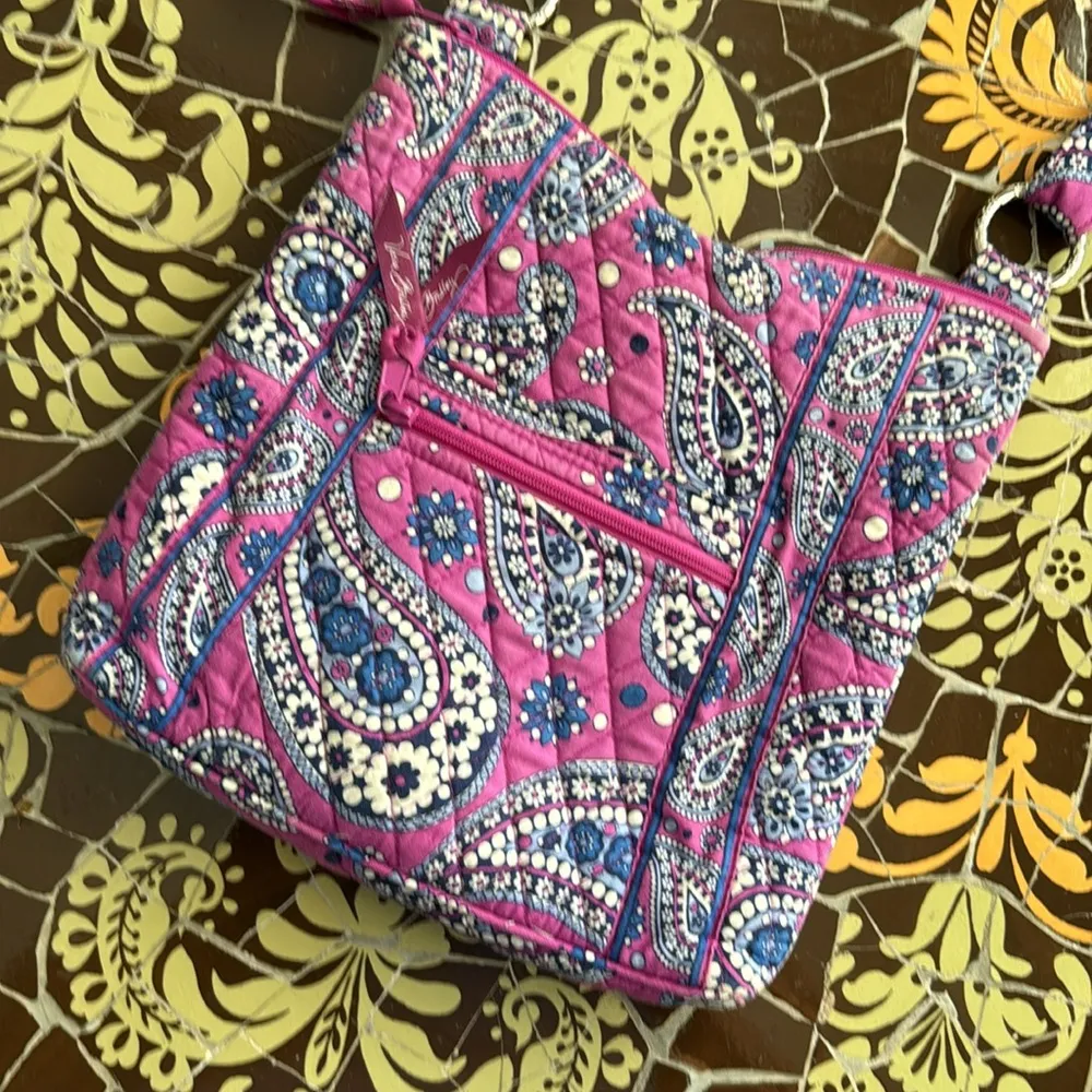 VERA BRADLEY QUILTED CROSSBODY BAG - Image 4