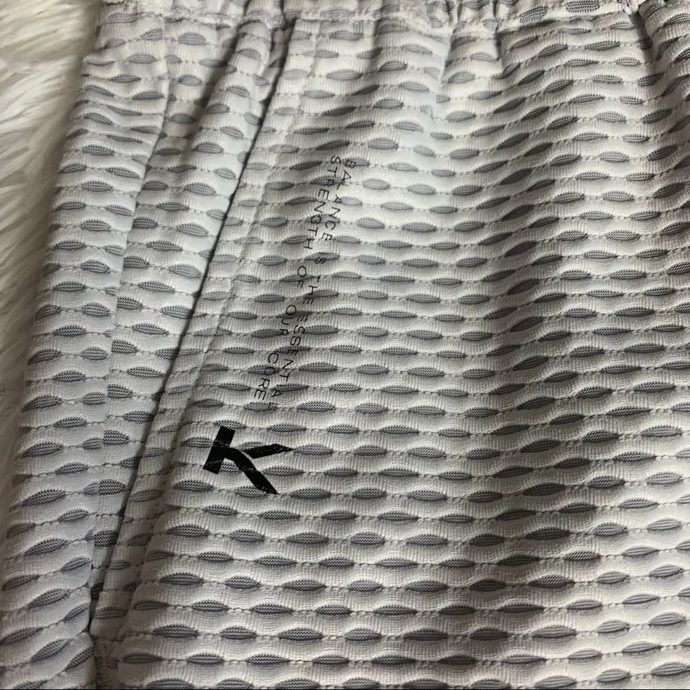 Koral  Textured Cropped Jogger - Image 4