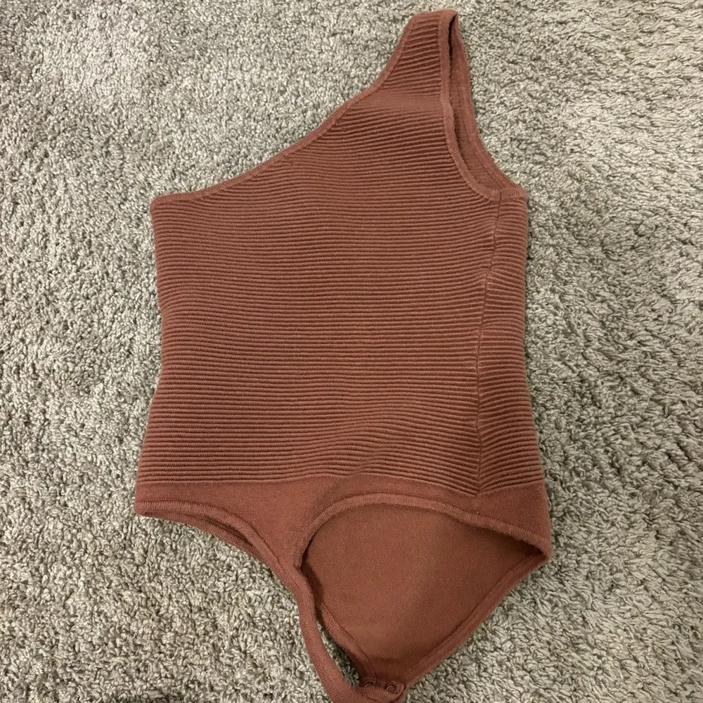 Abercrombie Brown One Shoulder Ribbed Bodysuit - Image 5