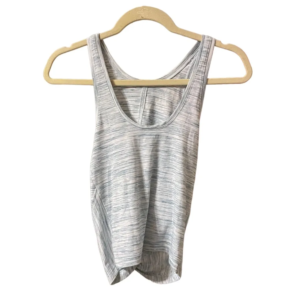 NWOT ATHLETA ESSENCE TWIST FRONT TANK - Image 3
