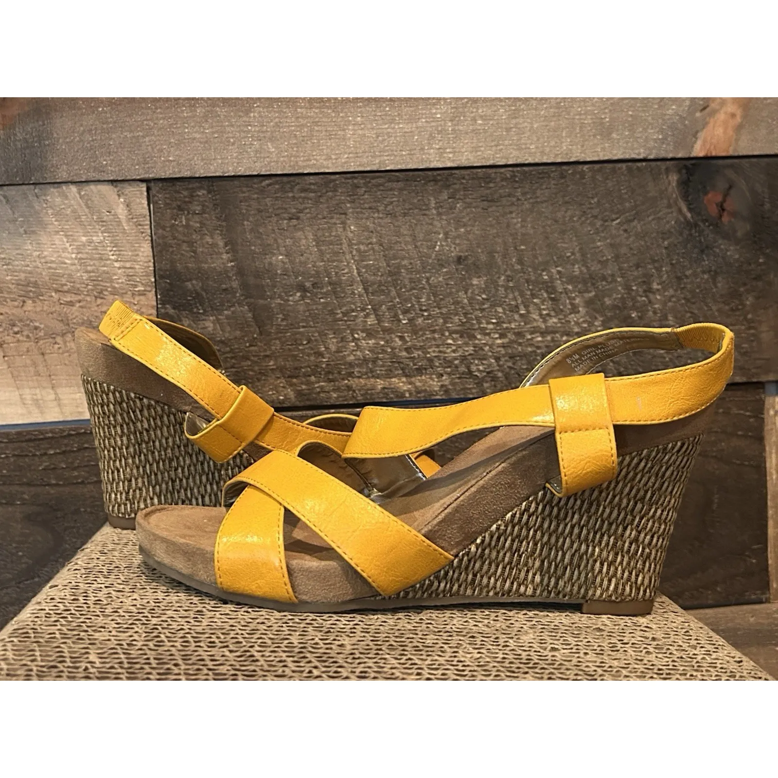 Aerology Girl Plush Yellow Wedge Sandals‎ NEW Size 8.5 - Image 6