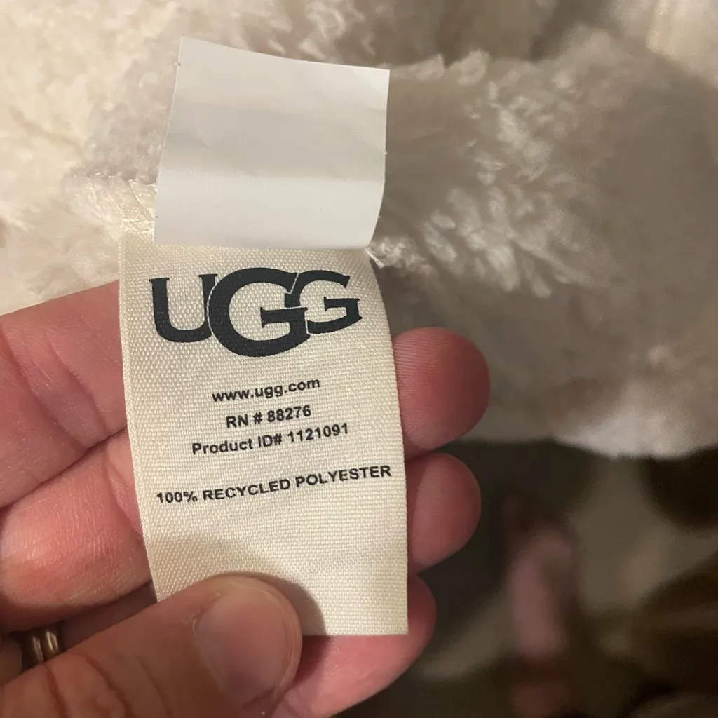 UGG Aarti plush faux shearling hooded robe with belt cream size large - Image 7