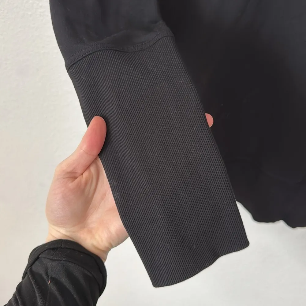 Lululemon 8 Women’s High Lines Pullover in Black - Image 8