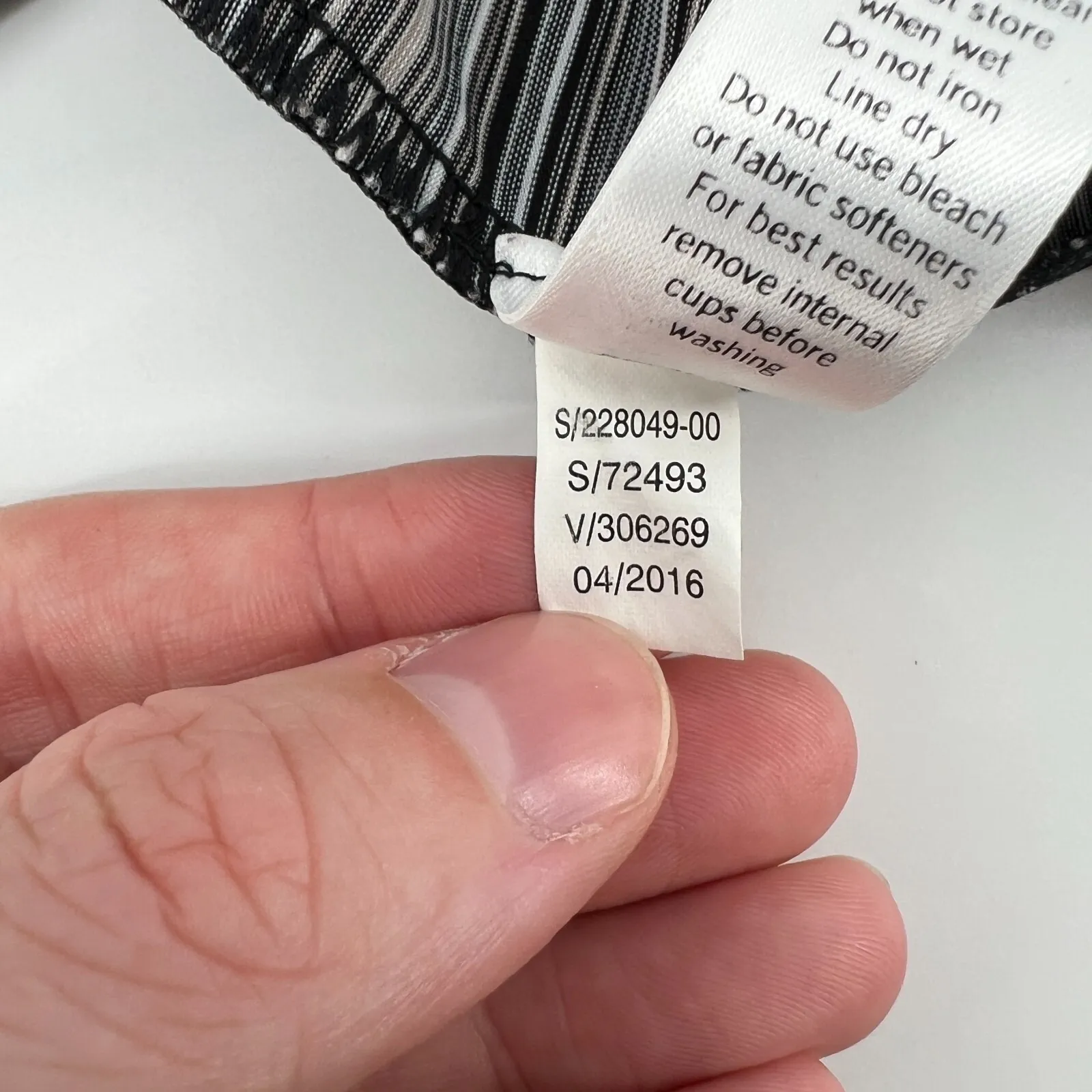 Athleta Women‎ M Veracruz Stripe Tankini Top Black White Tan Wireless Swim Pool - Image 8