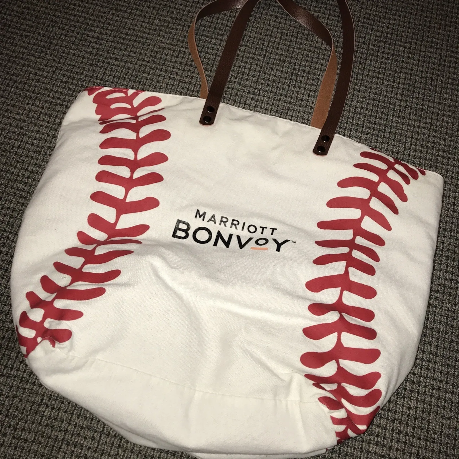 Chicago Cubs Marriott Bonvoy Tote Bag Leather Straps - Image 2