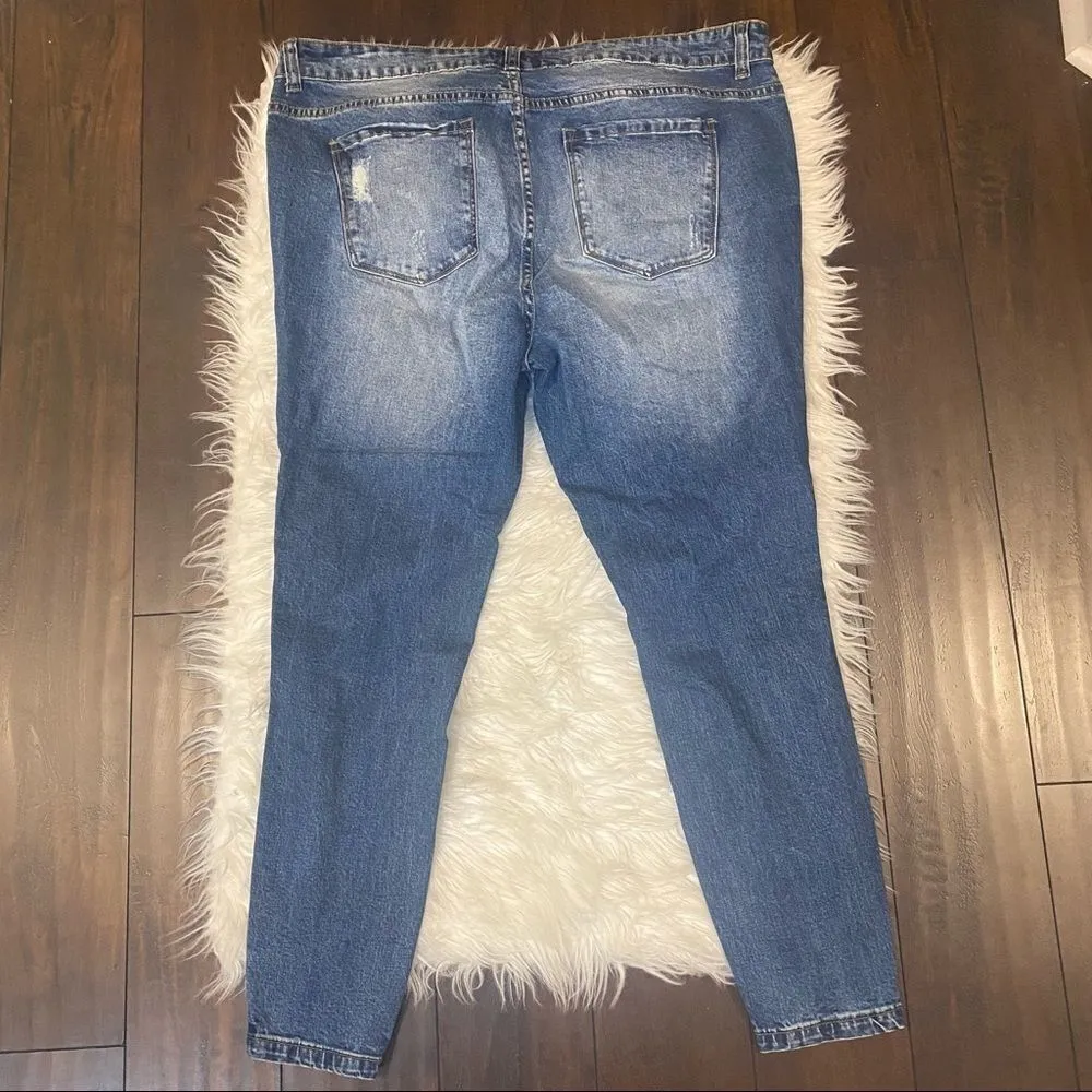 Rush Distressed Jeans with patches - Image 4