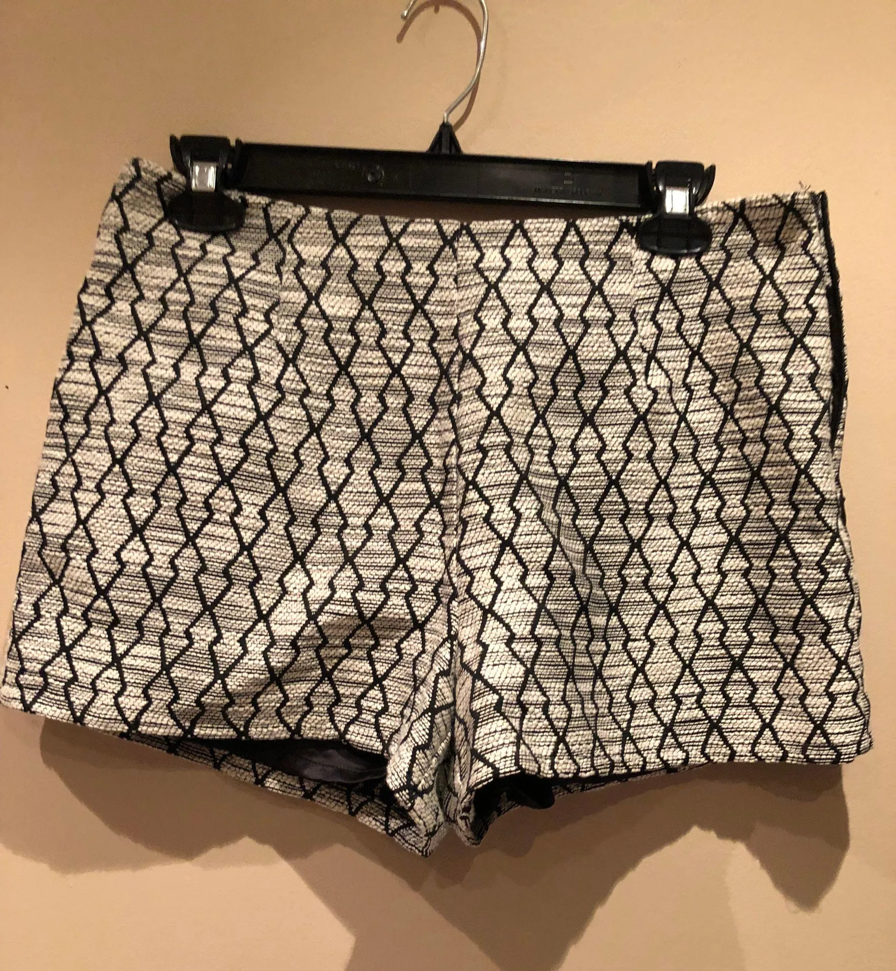 Love 21  Short - Image 2