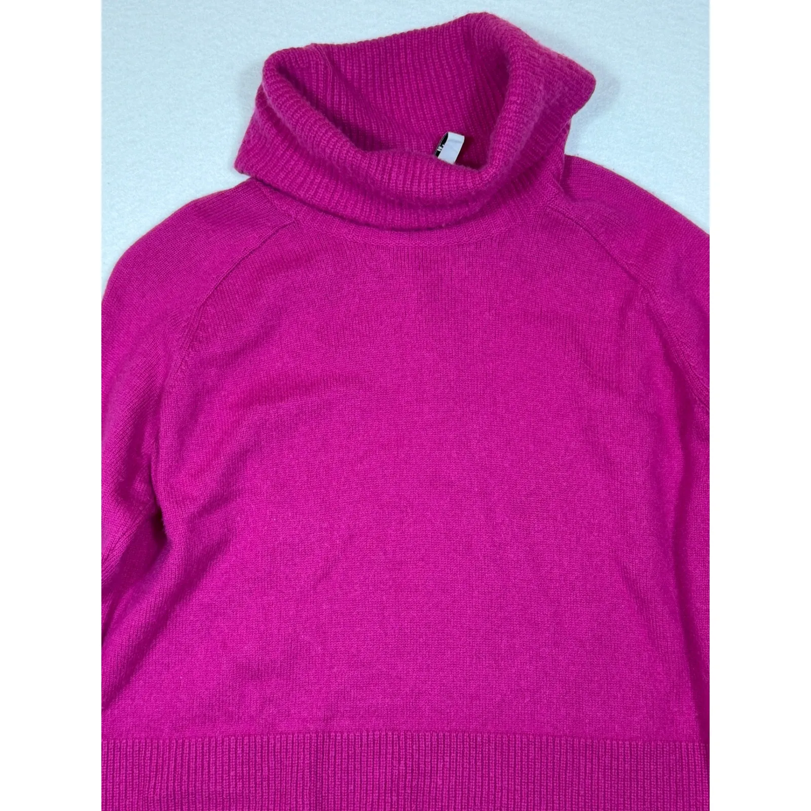 Athleta Fuchsia Pink Wool Cashmere Turtleneck Sweater Size SM - Image 2