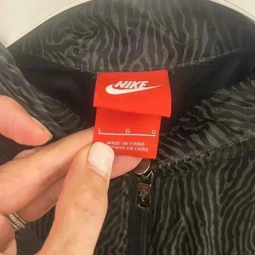 Nike  Jacket Zebra Print Large Black Windrunner Blacklight Flash Hoodie Full Zip - Image 3