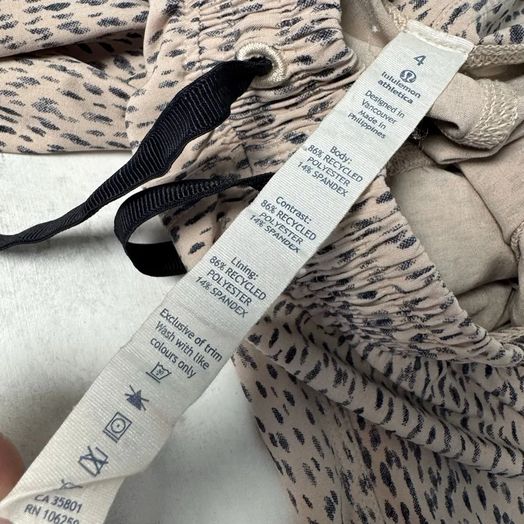 Lululemon Step Lively Crop Pants Size 4 Dottie Dash Grain Print - Image 8