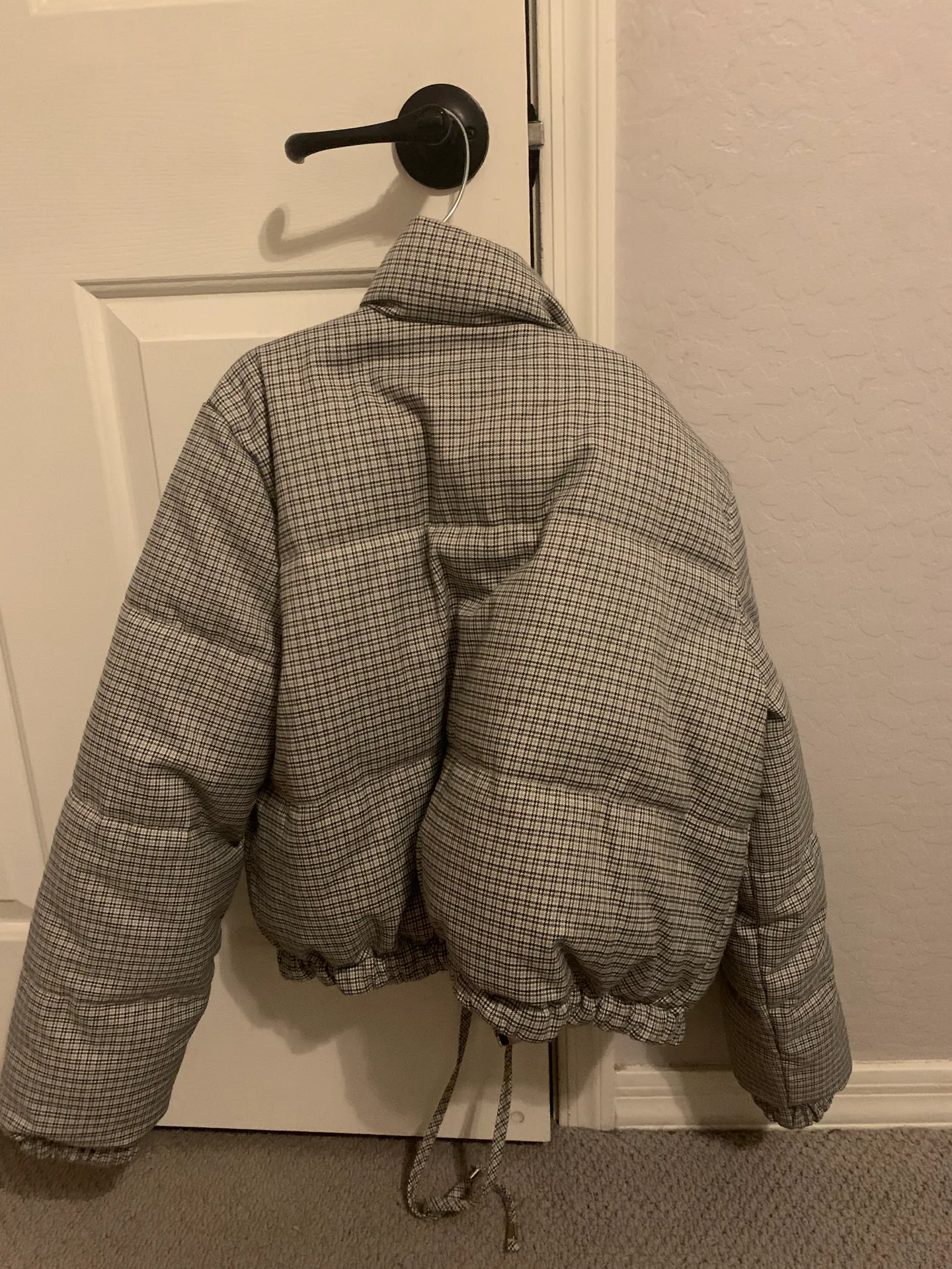 American Eagle  Cropped Reversible Puffer Jacket - Image 2
