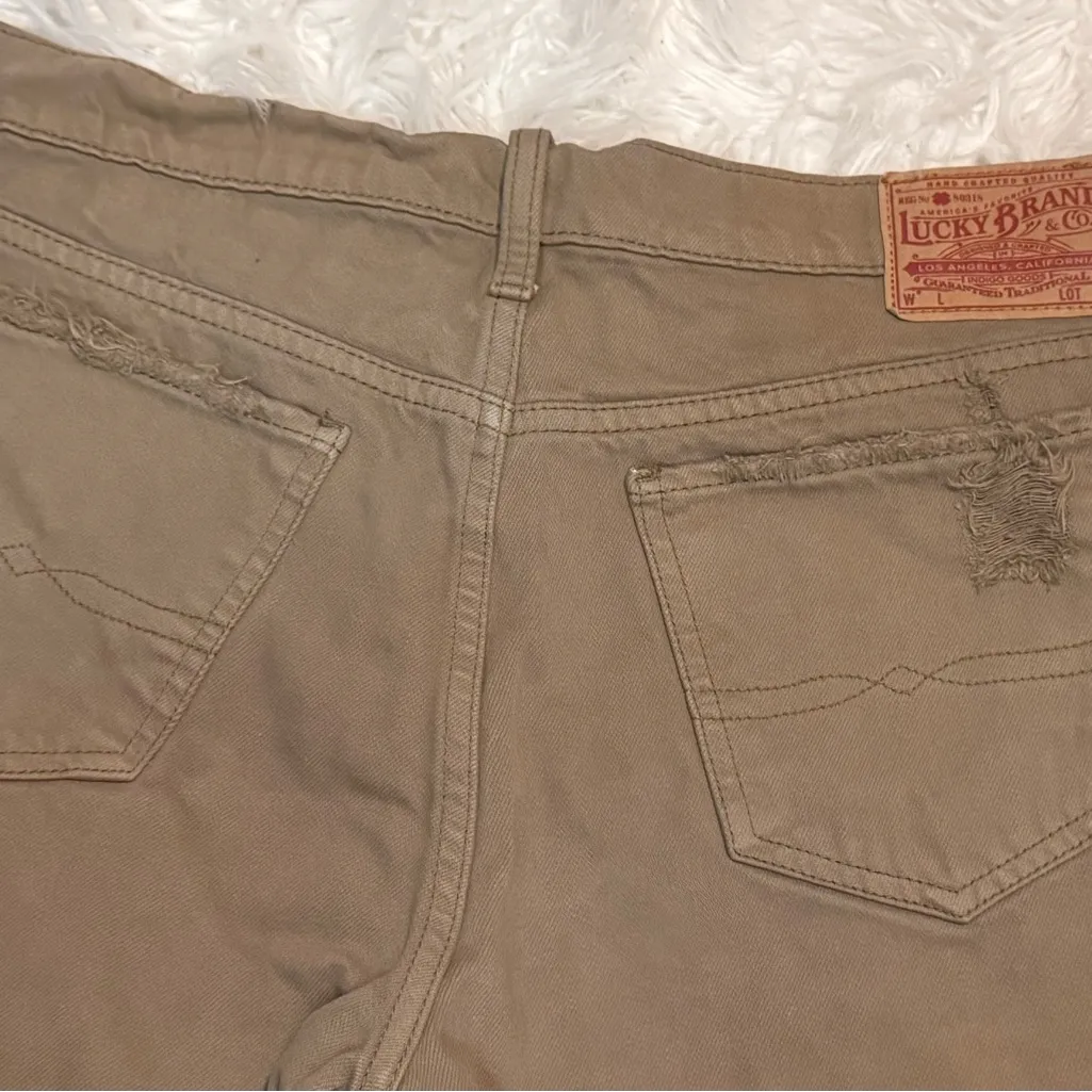 NWOT Lucky Brand Boyfriend Shorts - Distressed - Khaki - Size 8/28 - Image 8