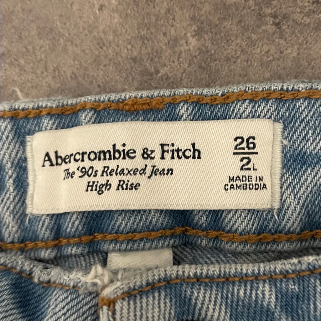 Abercrombie & Fitch Curve Love High Rise 90s Relaxed Jean size 26X33 - Image 8