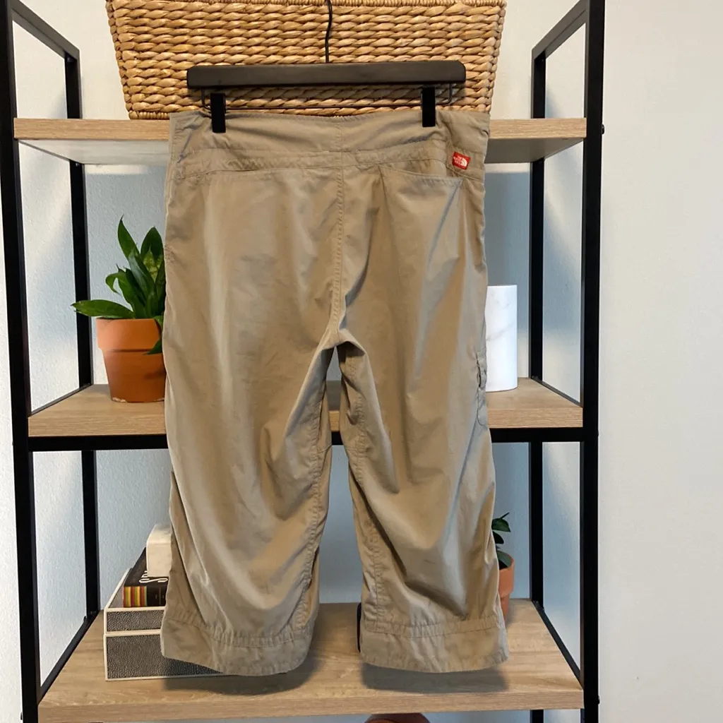 The North Face Mid-Rise Nylon Cargo Capri Pant, 10 - Image 4