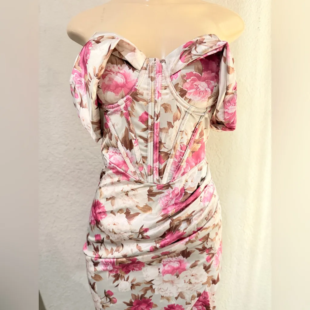 Windsor Mildred Off-The-Shoulder Floral Satin Formal Dress size Small - Image 8