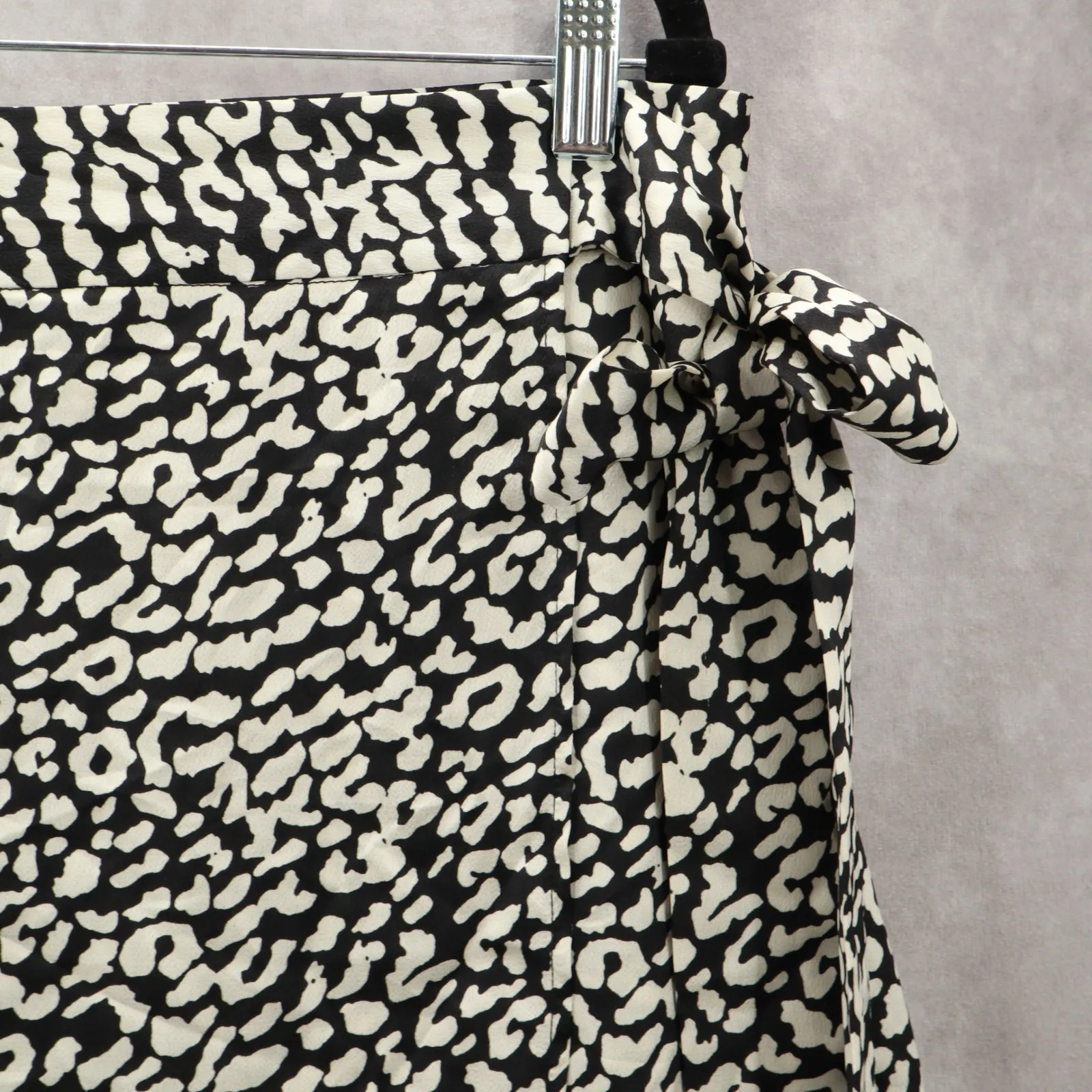 Boohoo Animal Leopard Chic Print Y2K Wrap Belted Flare Party Skirt Medium 10 - Image 4