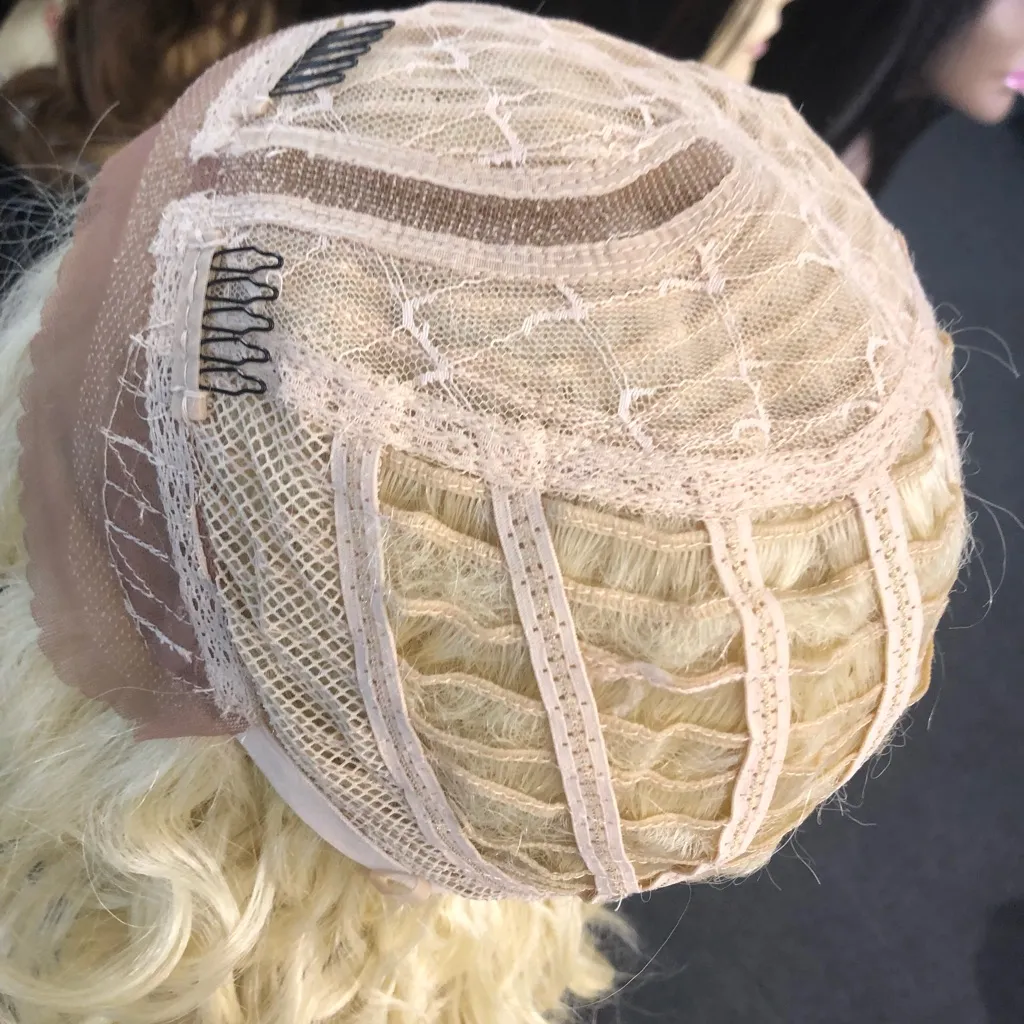 Short ombré blonde bob Lacefront wig curly - Image 7