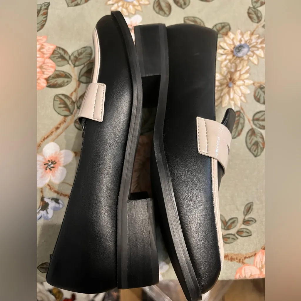 Toregis Women’s Teagan Black and Cream Loafers size 8 - Image 4