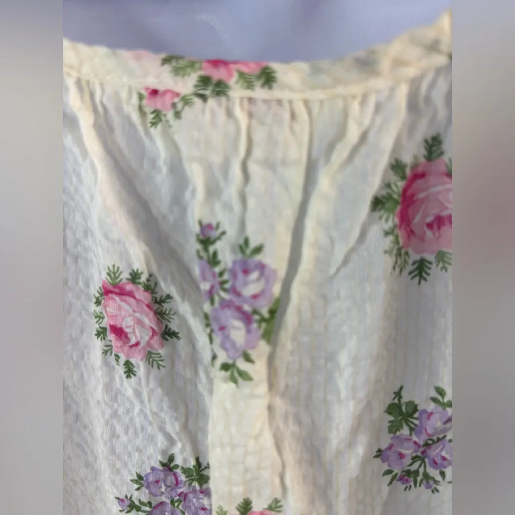 Katz M Vintage Seersucker Floral White Gown in Pink and Purple (set of 3) Size M - Image 8