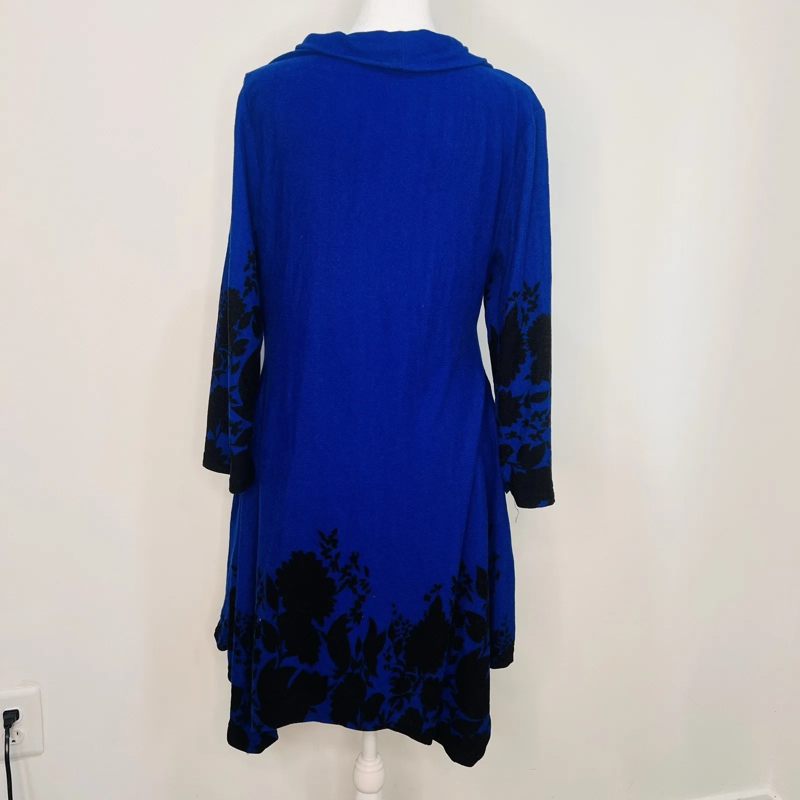 Royal Blue And Black Reborn Long sleeve Dress Size XL - Image 6