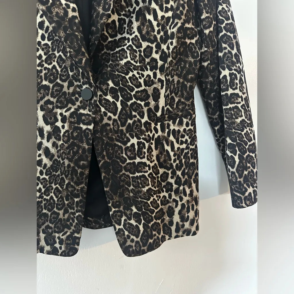 NWOT Alice + Olivia Leopard Print Blazer - Image 3