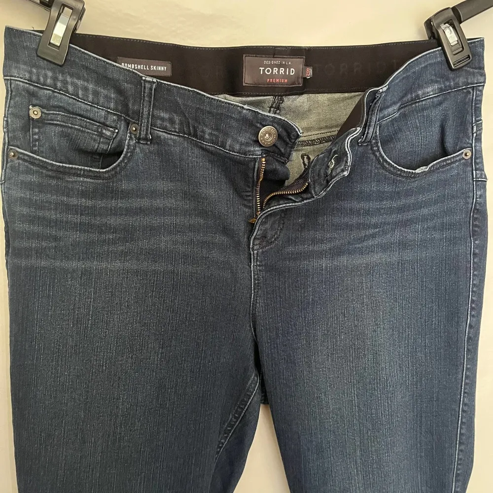 TORRID Bombshell Skinny Womens Jeans Size 20R Dark Wash Premium Stretch Hi-Rise - Image 4