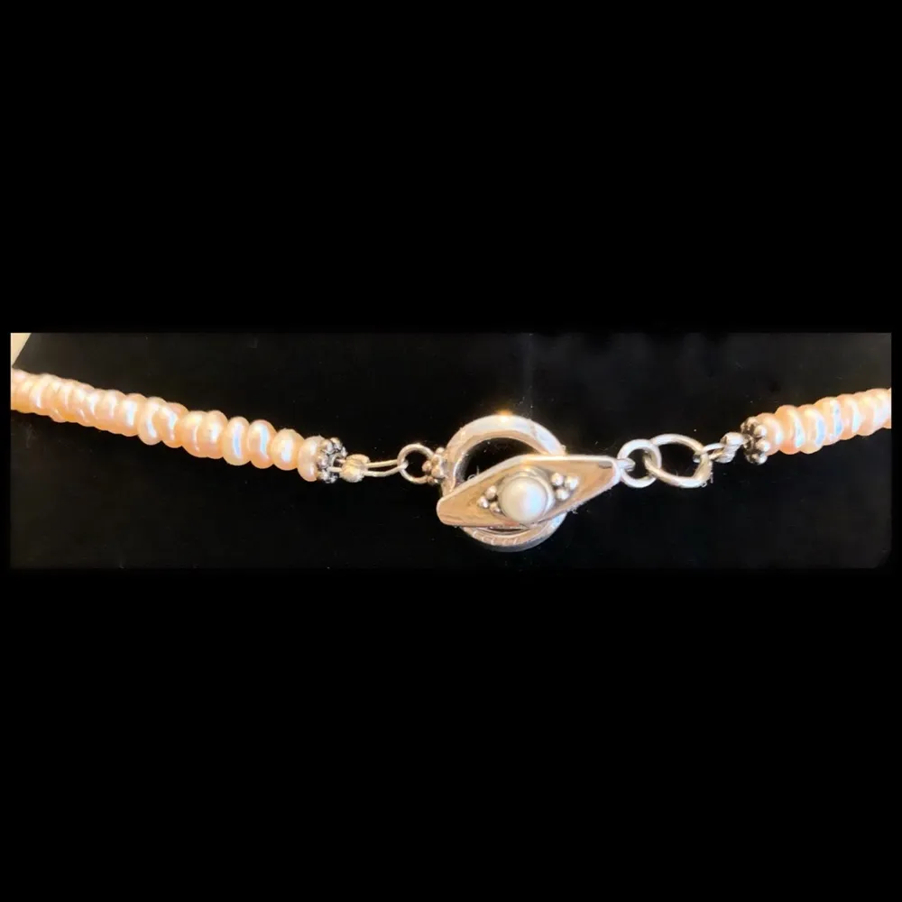 NWOT & Faux Peach Pearl Necklace with Crystal Accent Pendant - Image 3