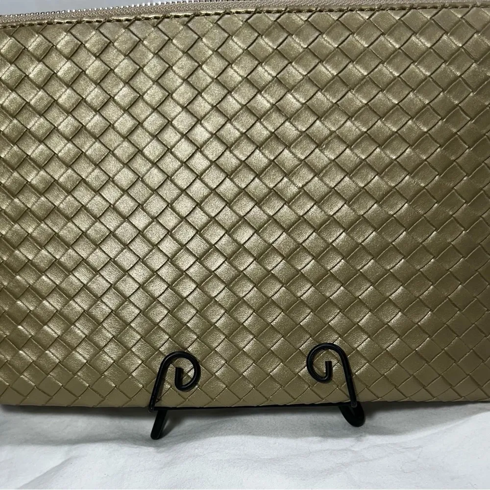 Virginia Wolf Woven Gold Clutch NWT - Image 2