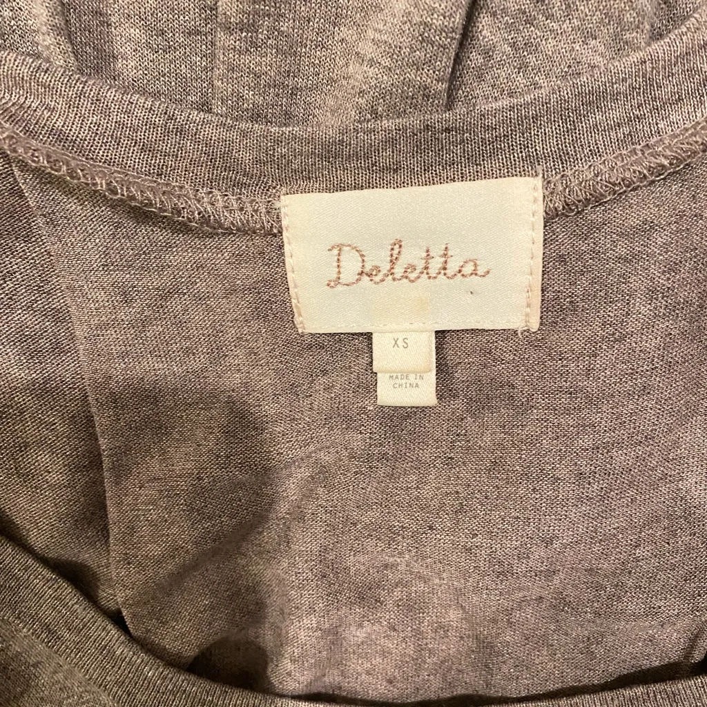 💜 Deletta via Anthropologie Long Tank Top in Light Brown with Side Slits - Image 5